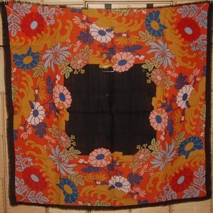 Metropolitan Museum of Art Wool Scarf - Vintage